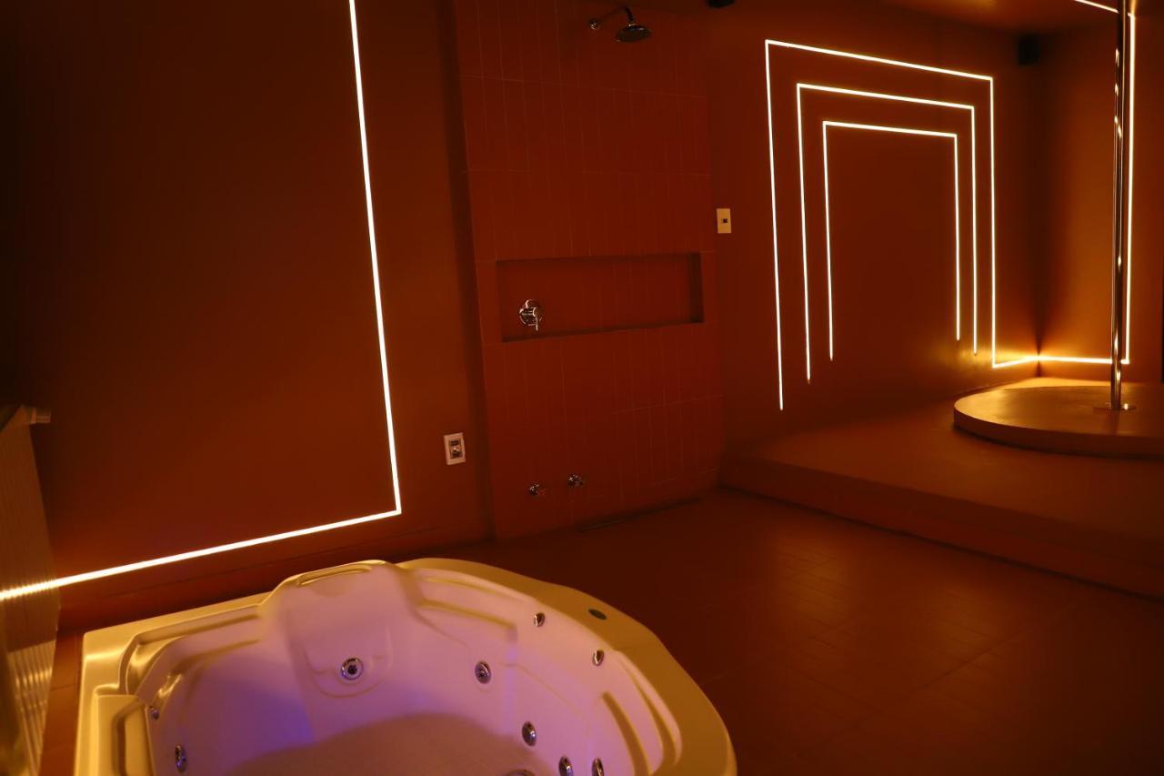 Luv Gardens Motel - Adults Only Caxias do Sul Luaran gambar